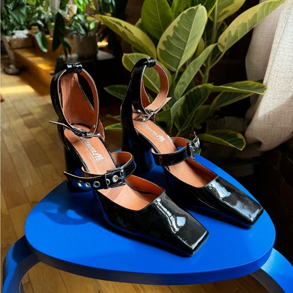 L'INTERVALLE Shoes - L'INTERVALLE Black Patent Leather Heels
